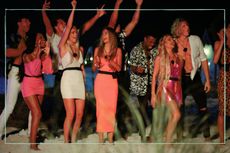 The cast of Too Hot to Handle season 5 partying on the beach