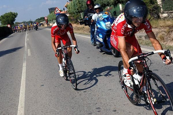 Minard and Fernandez check out the latest safety gear