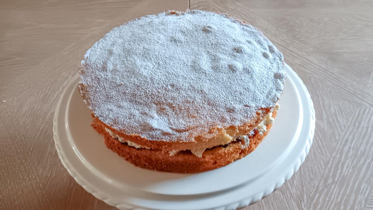 Vanilla cake made using a KitchenAid Artisan stand mixer