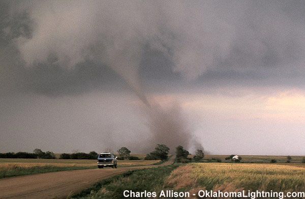 Tornado Chasers: See Spinning Storms Up-Close (Photos) | Live Science
