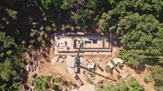 Installation of the Michael Heizer Gallery at the Museu Bernardo Paz while in construction