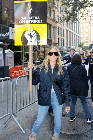 Sarah Jessica Parker during the actor's strike in New York - gettyimages 1758280383