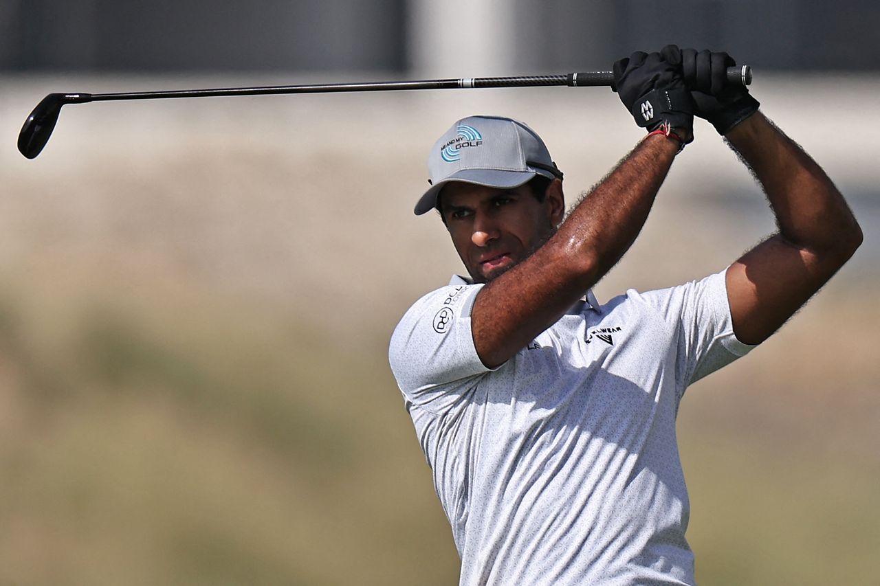 Aaron Rai hits a hybrid