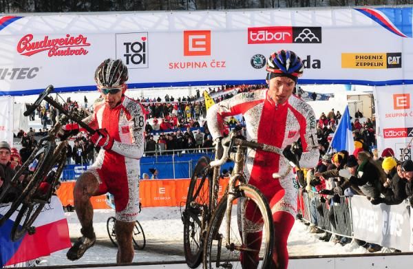 The Polish riders looked set for a podium sweep.