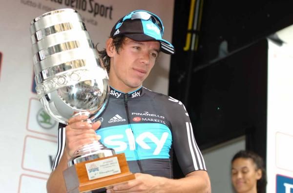 Rigoberto Uran (Team Sky) collects his winner's trophy