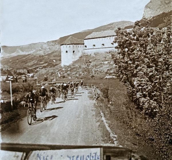 Following the stages through the Pyrenees, in which eventual winner Leducq gained the yellow jersey, the riders made their way up from the Cote d&rsquo;Azur towards the Alps. The Nice &ndash; Grenoble stage was a 333km marathon eventually won by Learco Guerra (Ita) in a time of 13h48&rsquo;58&rdquo;. Here riders can be seen passing through country typical of the region.