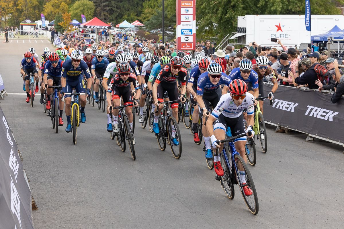 Lars Van Der Haar (Baloise Trek Lions) took the hole shot in at the start of the men's race.