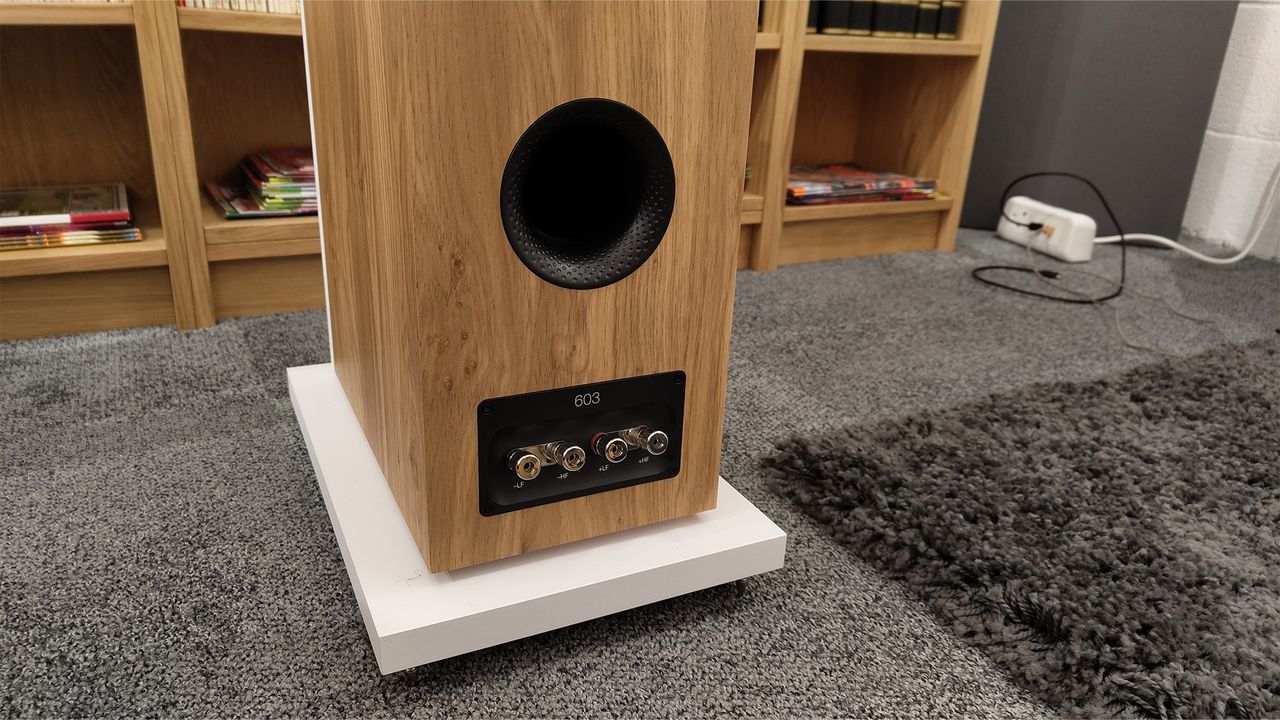 Floorstanding speakers: Bowers &amp; Wilkins 603 S3