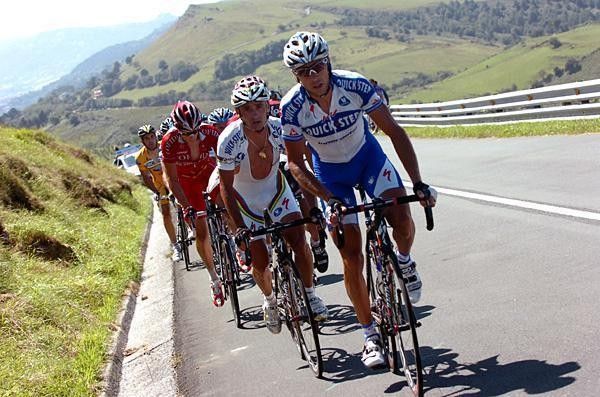 Paolo Bettini (Quick Step) on the Alto de Jaizkibel.