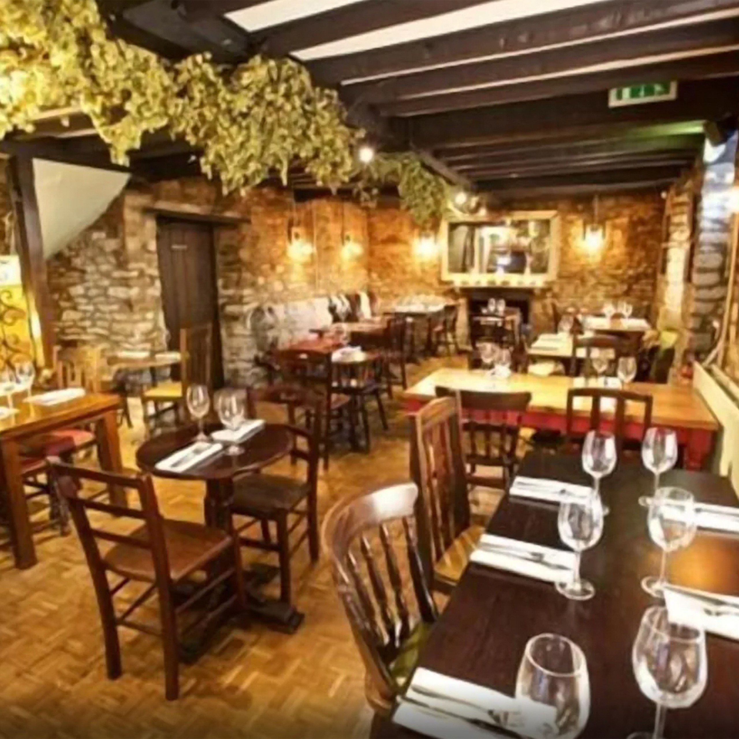 Dining area in The Woodstock Arms