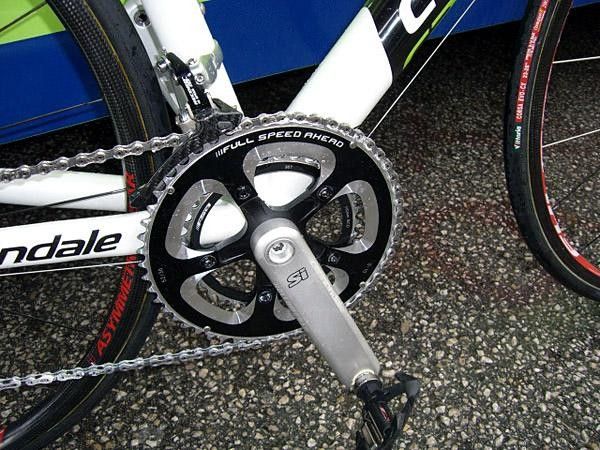 &hellip;paired with Cannondale's Hollowgram Si crankset equipped with 52/36T chainrings and 172.5mm arms.