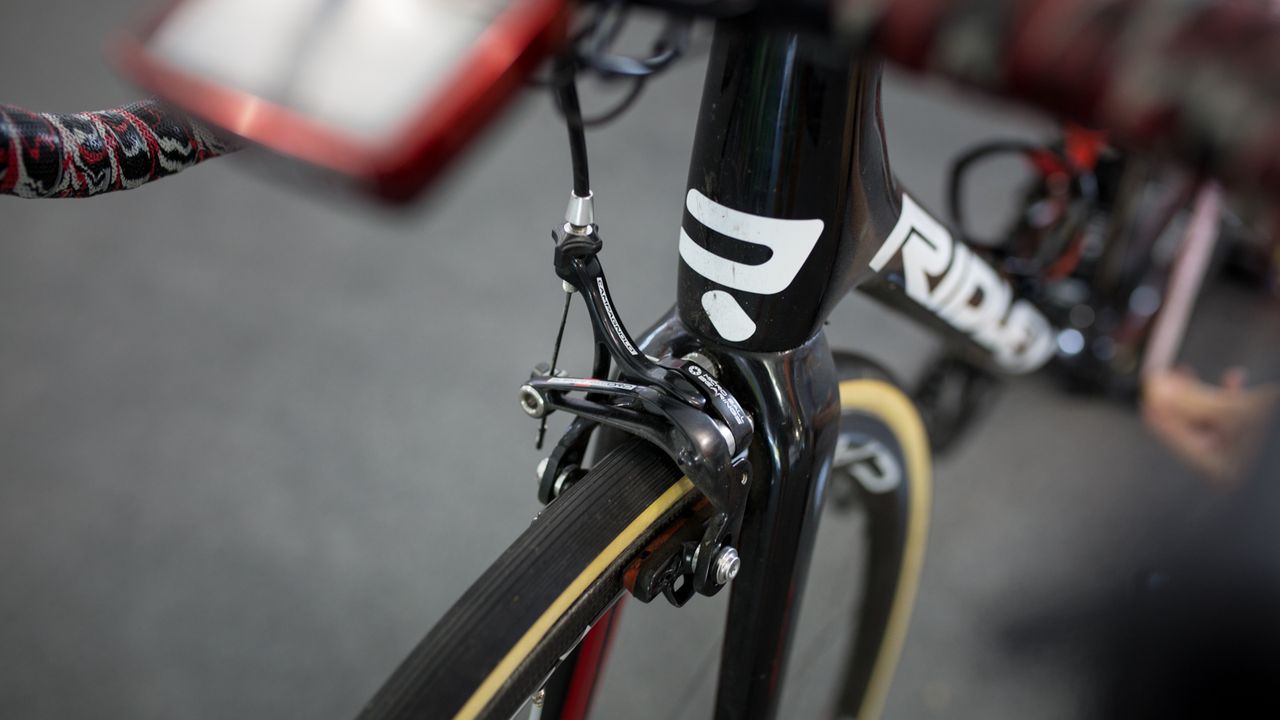 The front brake is equipped with carbon specific pads