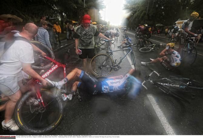 Jack Bauer (Garmin-Sharp) feels the pain of crashing in the wet