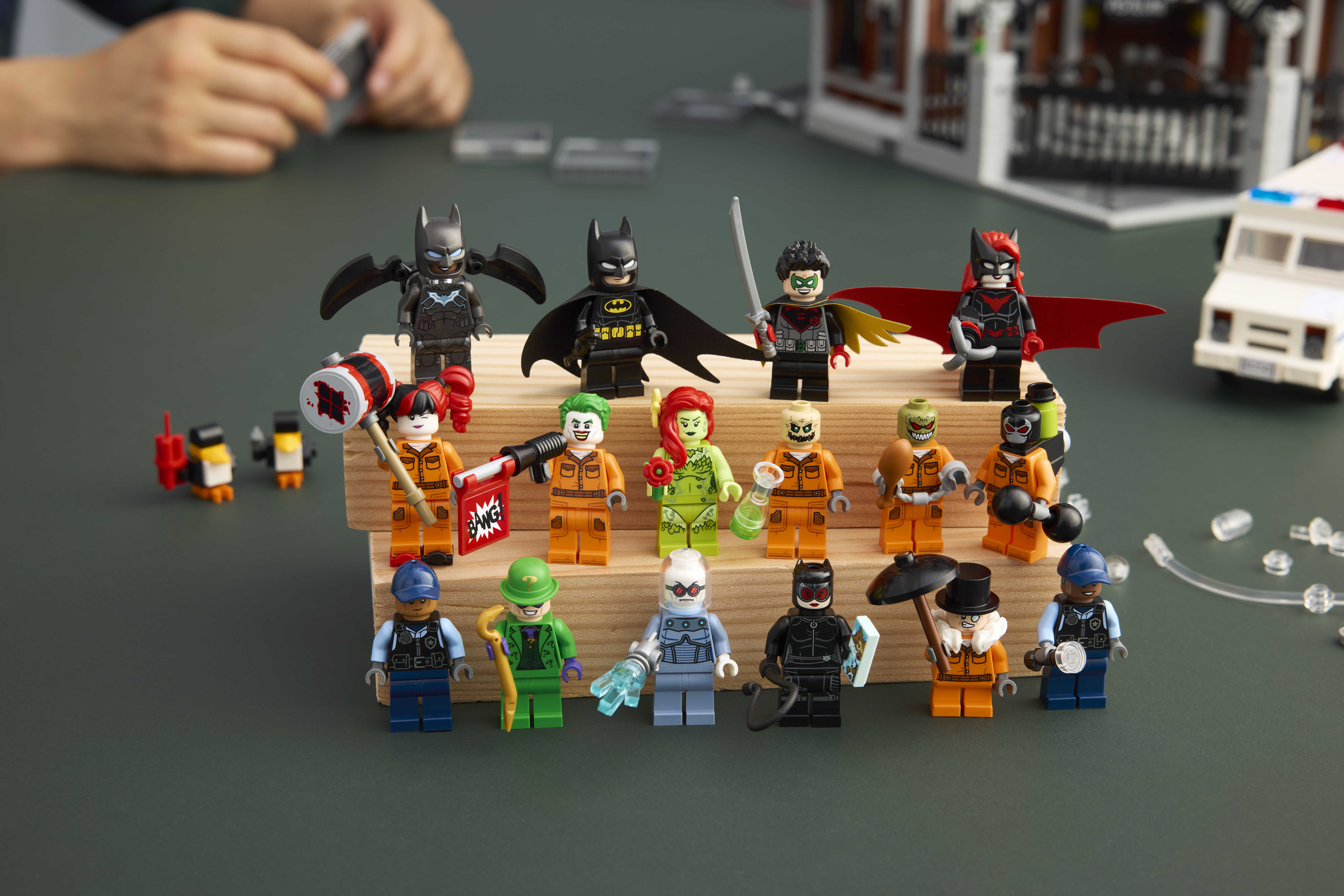 an image of the figurines