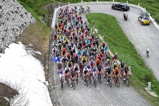 The peloton on Stage three of the 2015 Tour de Suisse