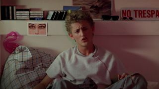 ALex Winter looking confused in Bill and ted's Excellent Adventure
