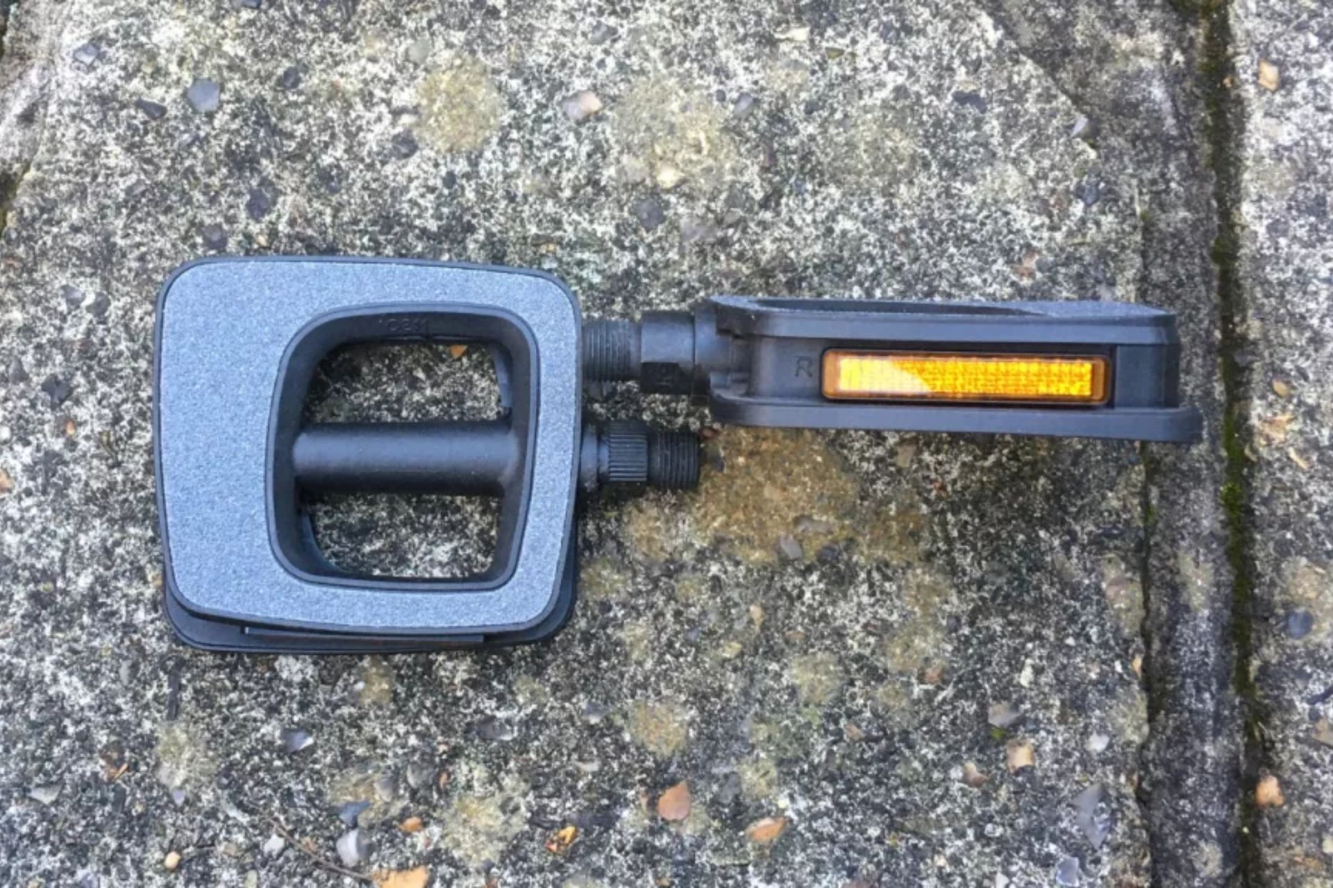 Image shows the Upgrade Crosstown Poly which are among the best commuter bike pedals