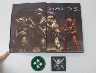 Prima Halo 5 Collector's Edition Guide: In-depth review inside front cover and patches