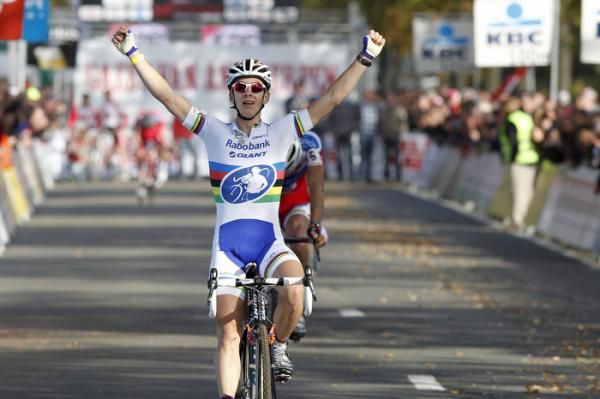 Reigning U23 world champion Lars van der Haar (Rabobank-Giant Off-Road Team) wins the Koppenbergcross.