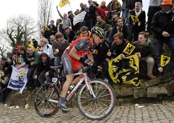 Lance Armstrong on the Kapelmuur.