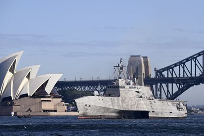 The USS Canberra arrives in Sydney ahead of its comissioning. 