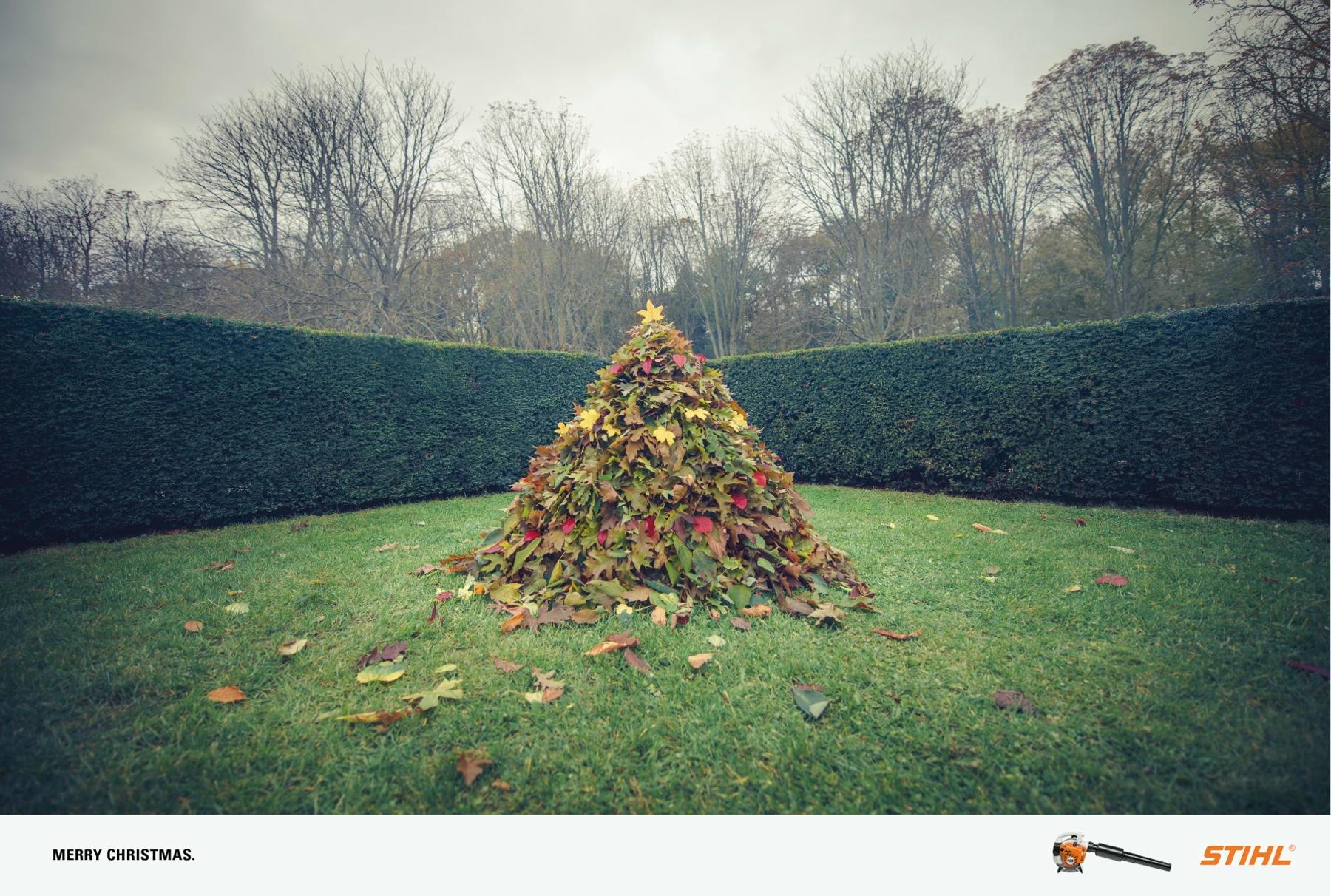 The balance in this composition is what makes this Yuletide print ad a winner