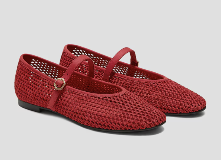 Vivaia, Almond-toe Mary Janes AdaptAll&amp;trade;&amp;#65288;Nelly)