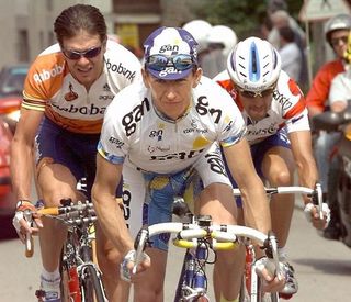 Danny Nelissen (Rabobank) with Francois Simon and Jose-Maria Jimenez en route to Plumelec at the 1997 Tour de France.