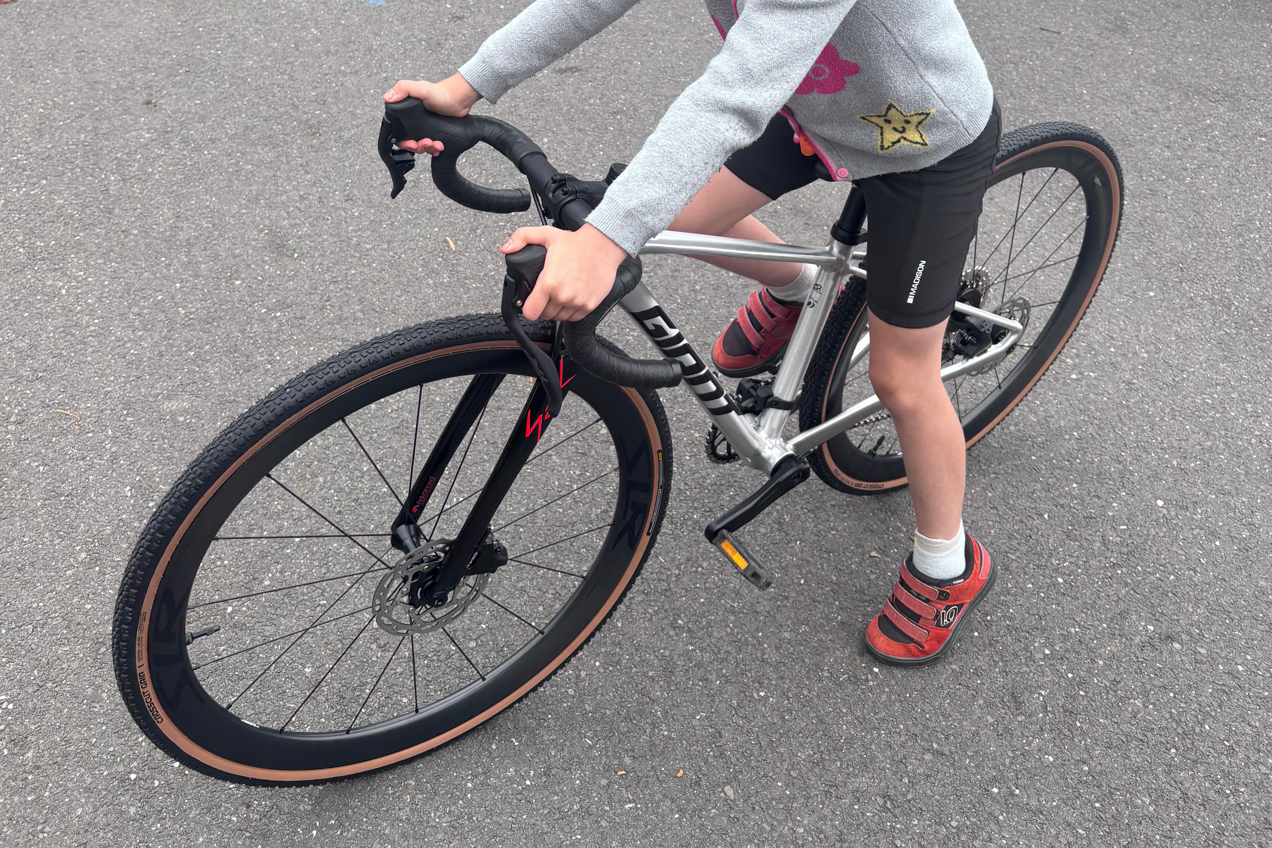 The author's daughter riding a Giant Seek 1 bike