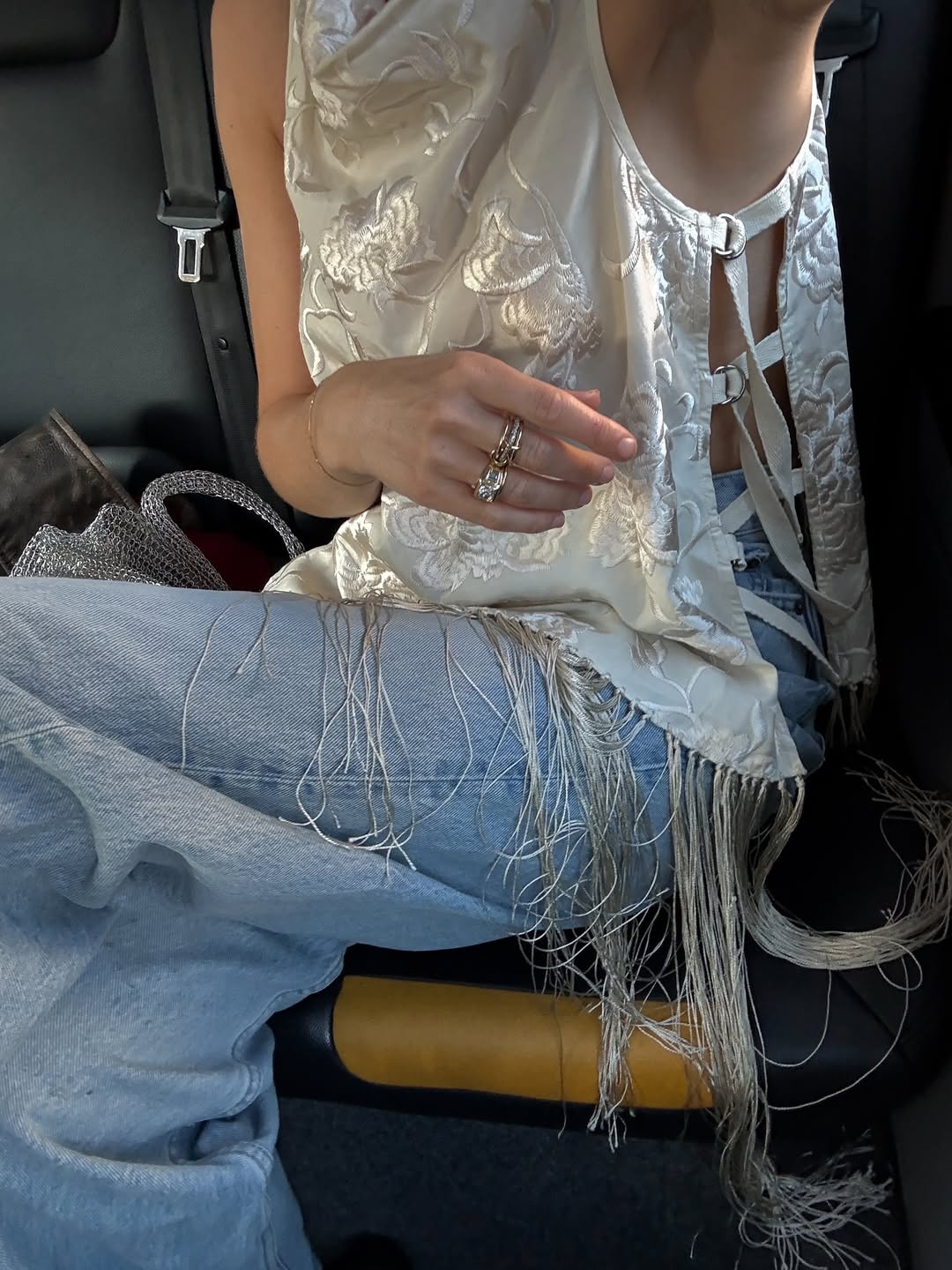 @lucywilliams02 wearing diamond rings with jeans