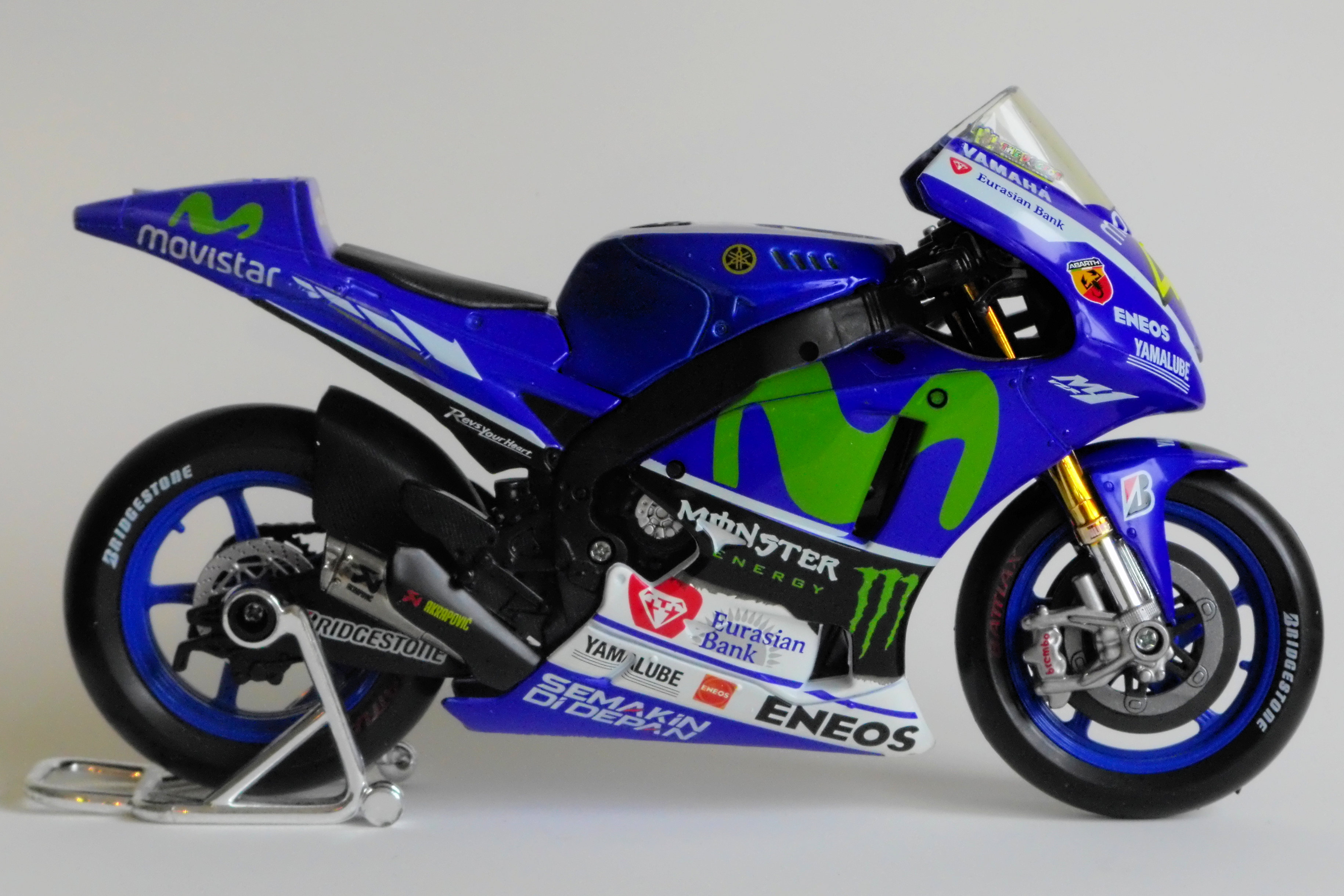 Yashica City 200 sample shots, image noise