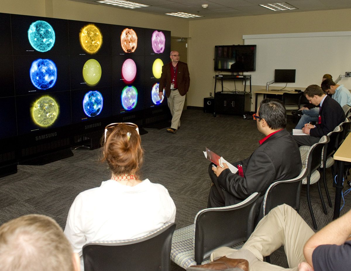 Inside NASA's Space Weather Tracking Center (Photos) | Space