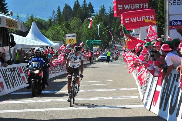 Matteo Montaguti (AG2R) finishes up