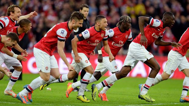 Arsenal celebrate their 4:2 win on penalties