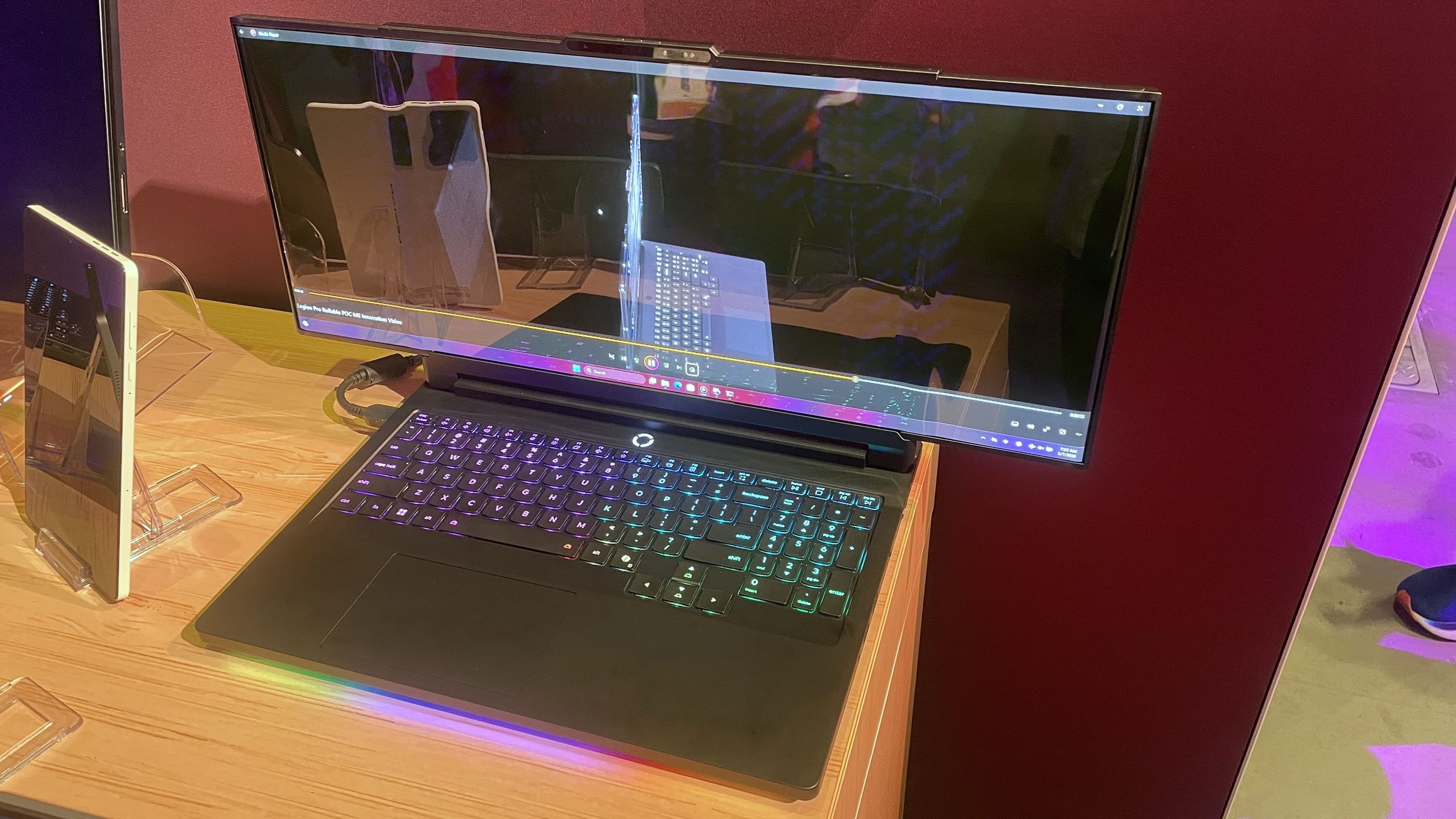 Rollable laptop hype meets reality: Lenovo’s demo failed live on Fallon