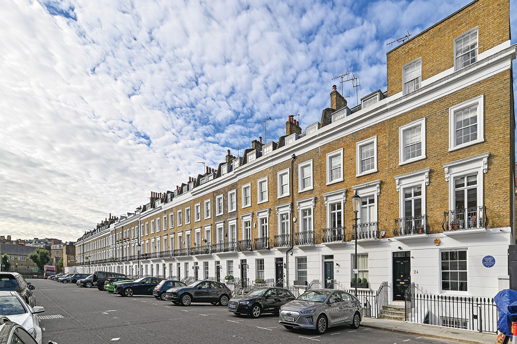 House for sale: Halsey St, Chelsea, London SW3.