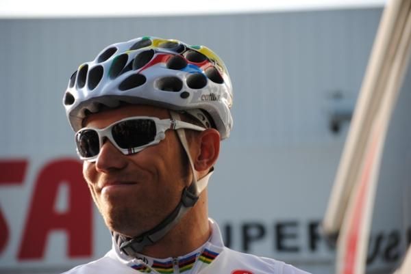 Hushovd smiles to the Italian crowd