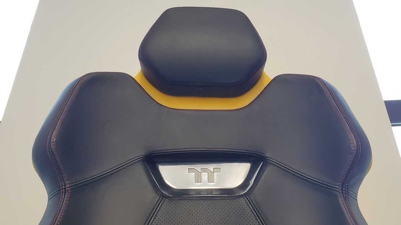 Thermaltake Argent E700 gaming chair