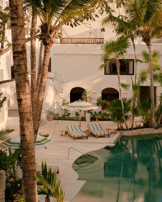 Maroma hotel poolside