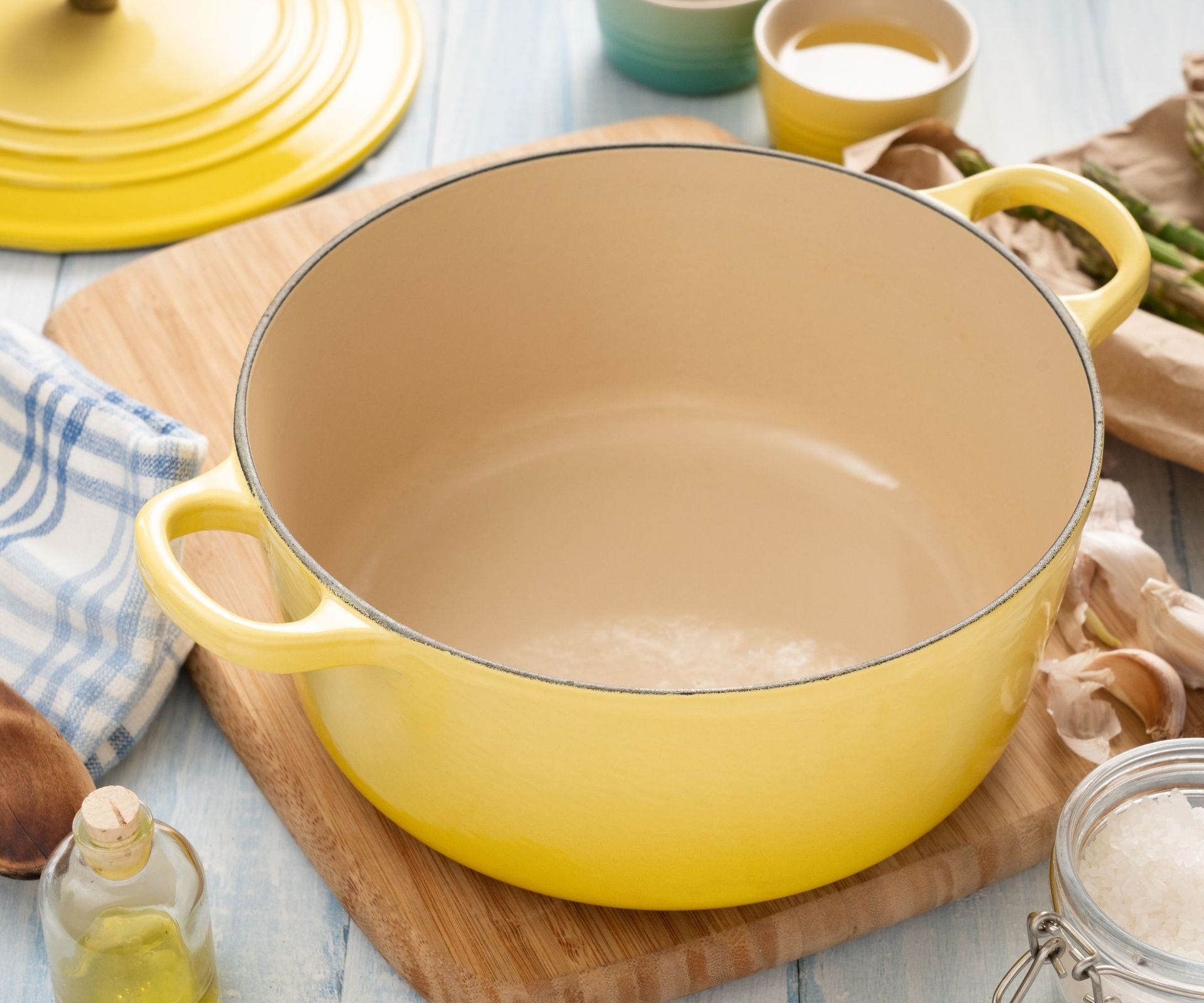 How to clean enameled cast iron in four simple steps Homes & Gardens