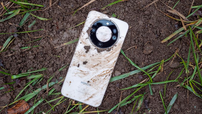 A very muddy Honor Magic 8 Lite