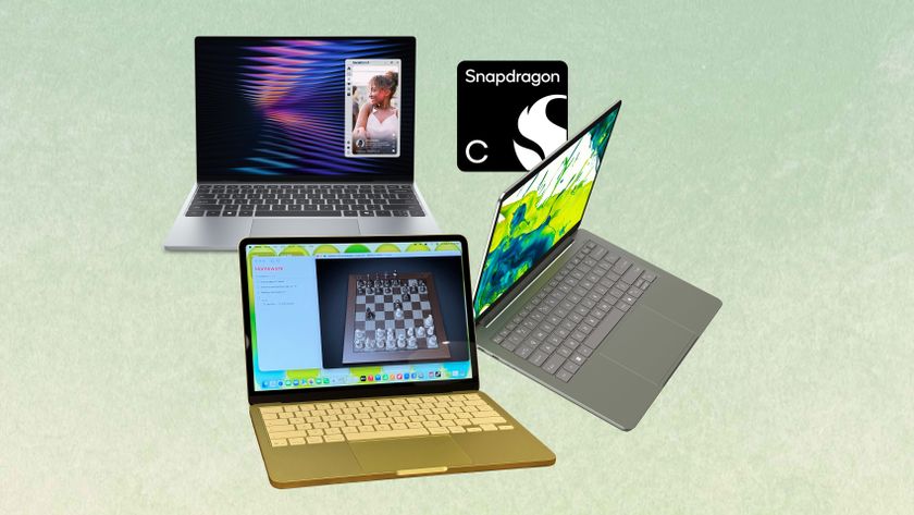 Ноутбуки MacBook Neo, Dell XPS 13 и Acer Swift Air на зеленом фоне