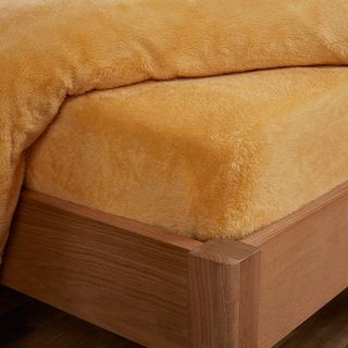 Brentfords Teddy Fleece Fitted Bed Sheet in mustard yellow