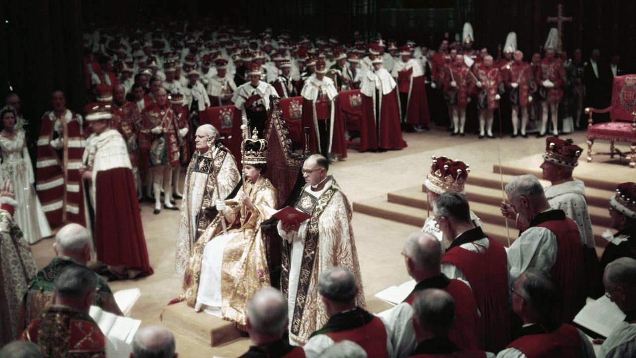 There is a strange controversy behind King Charles&#039; coronation throne that goes back 700 years - and it involves a &#039;stone of destiny&#039;