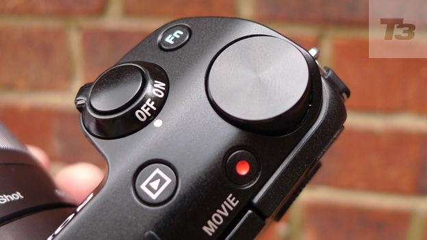 Sony NEX-R5 review