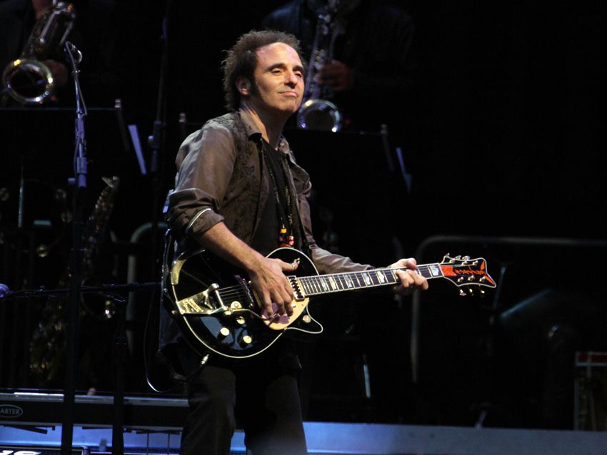 Nils Lofgren talks guitars, Springsteen, Neil Young and box set Face ...