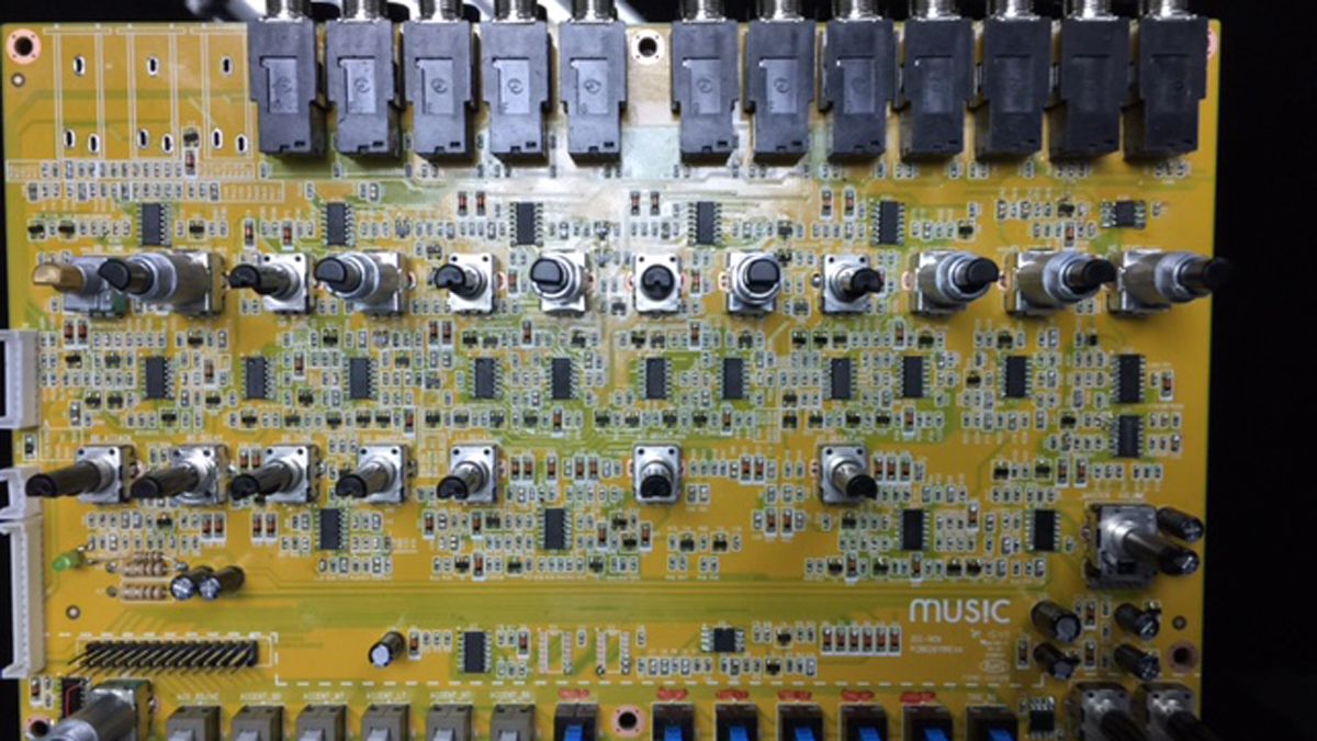 The 909-style board.
