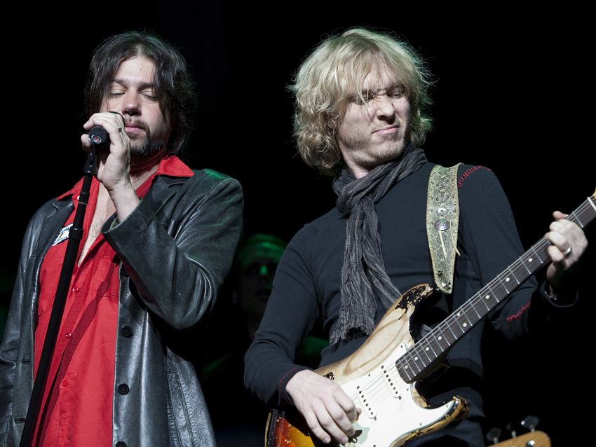Lead singer Noah Hunt (left) and Shepherd, on stage in San Francisco, 2010