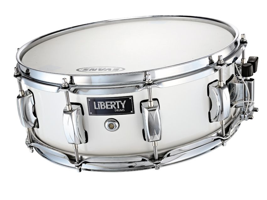 The snare performs well at both low and high tunings.