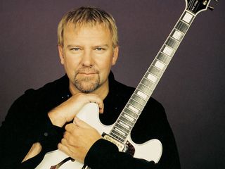 Size doesn't matter, says Lifeson